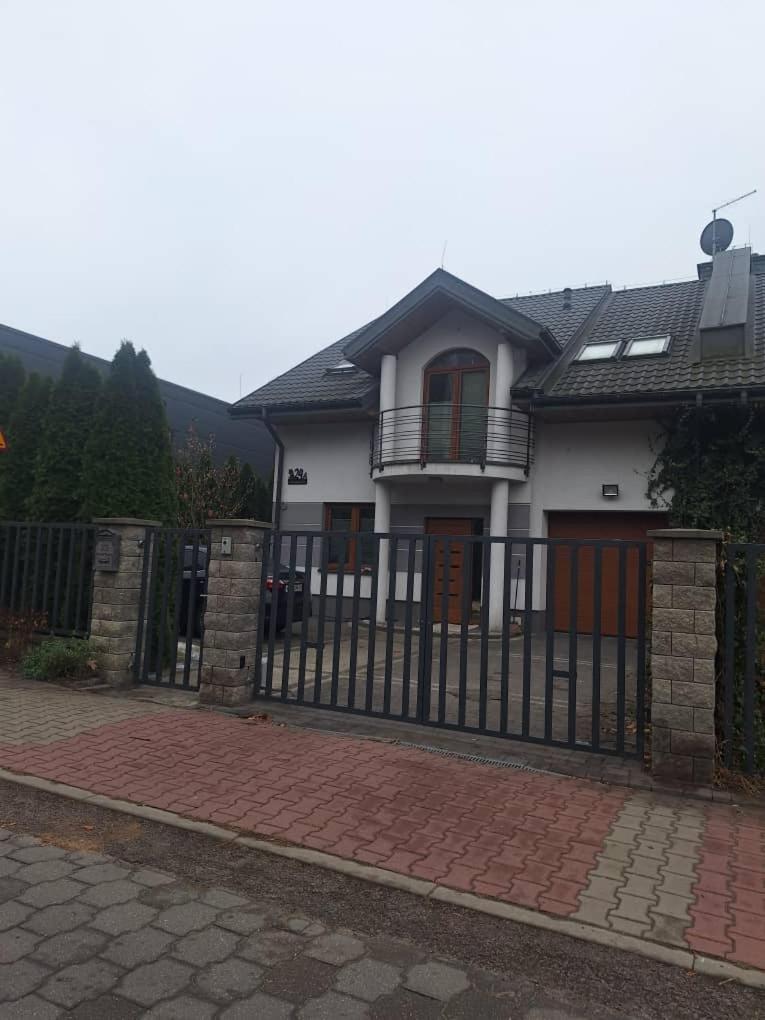 Villa Varzob Warszawa Eksteriør billede