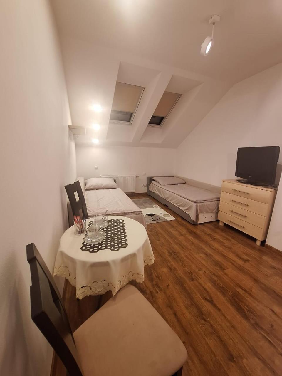 Villa Varzob Warszawa Eksteriør billede