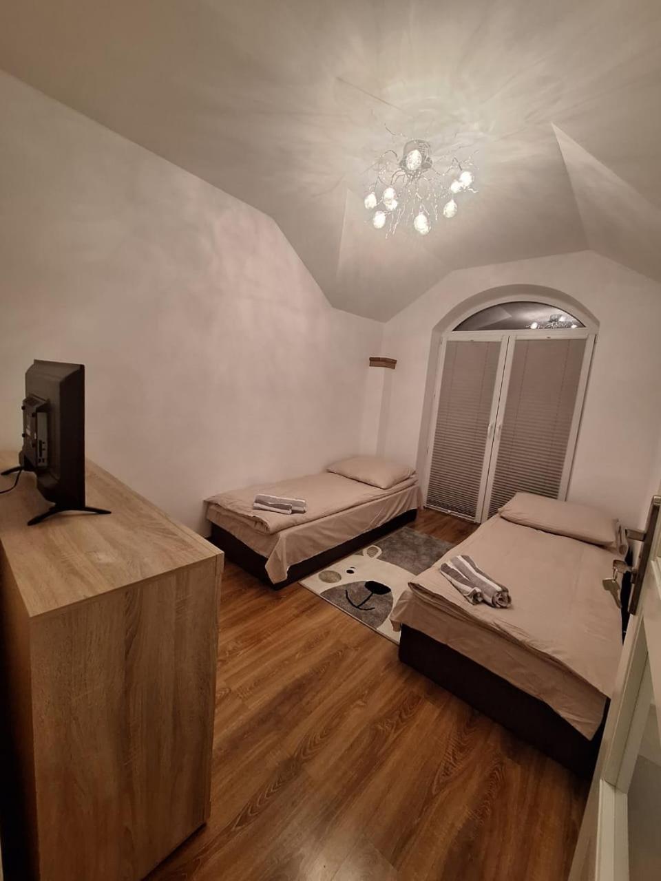 Villa Varzob Warszawa Eksteriør billede